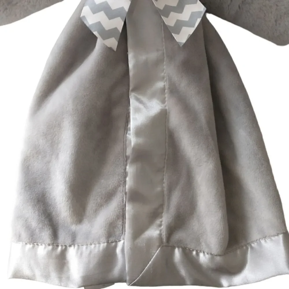 Bearington Baby Elephant Lovey Lil Spout Snuggler Gray Security Blanket Satin.‎